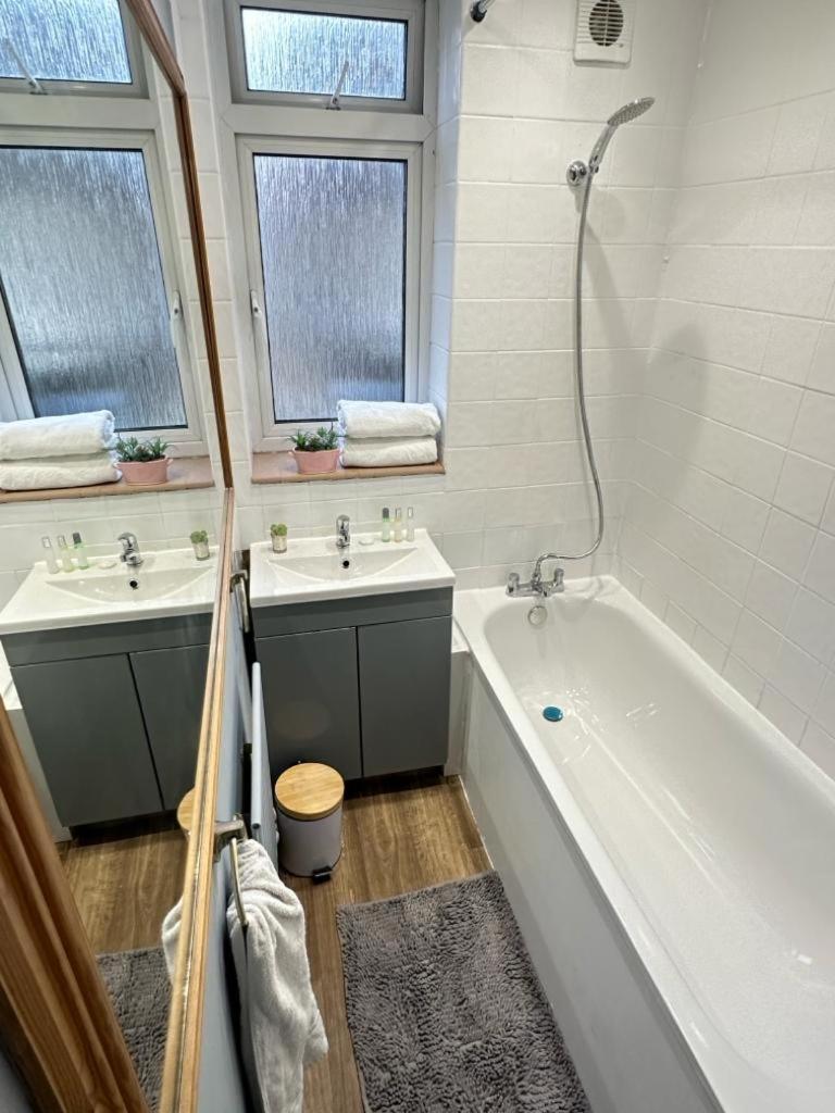 Beautiful Family Apartment London Exteriör bild