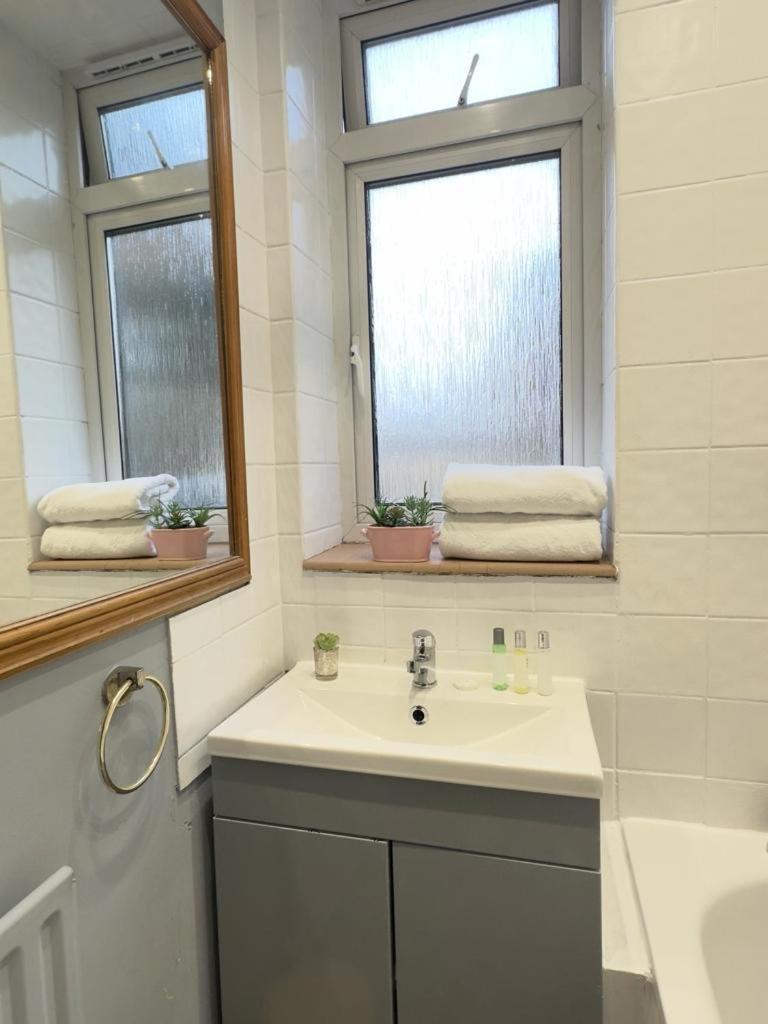 Beautiful Family Apartment London Exteriör bild
